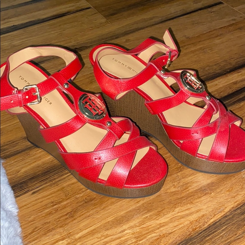 Tommy Hilfiger heals